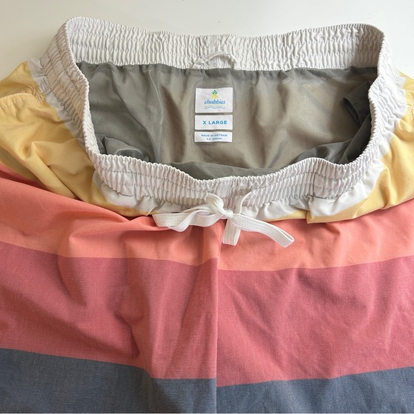 Chubbies the golden hours pattern swim shorts 5.5” inseam size XL - Picture 6 of 8